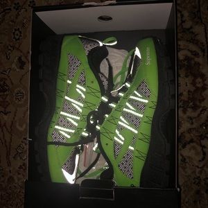 Supreme x Nike air humara